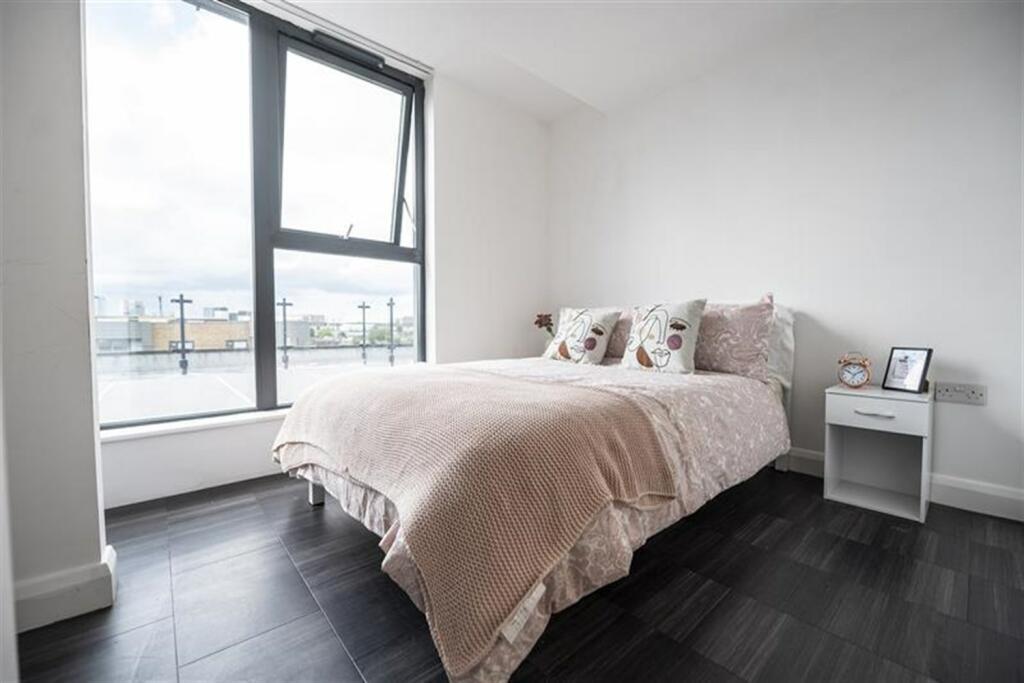 Main image of property: Edge Lane, Liverpool, L7 5NA