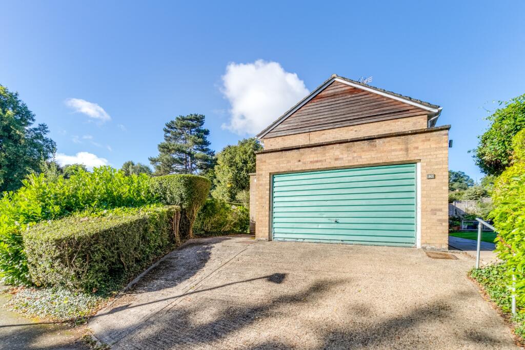 House in Welwyn Hatfield, Knightsfield - View 4