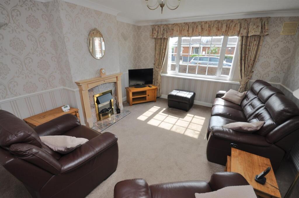 Pennine Road, Thorne, Doncaster, DN8 photo 2