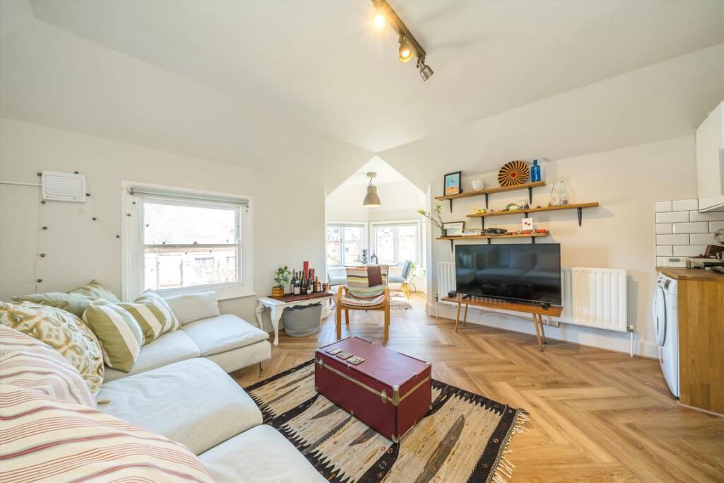 Apartment in London - More