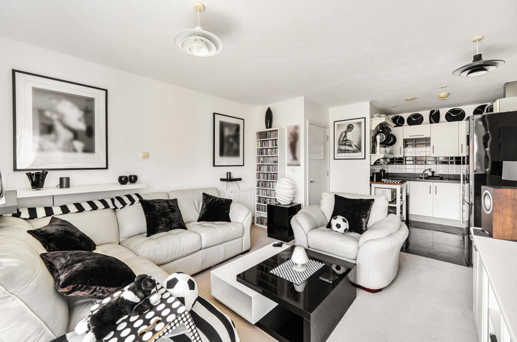 Apartment in London - View 5