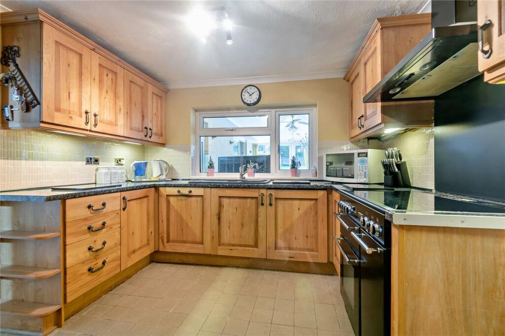 Long Lane, Hermitage, Thatcham, Berkshire, RG18 photo 3