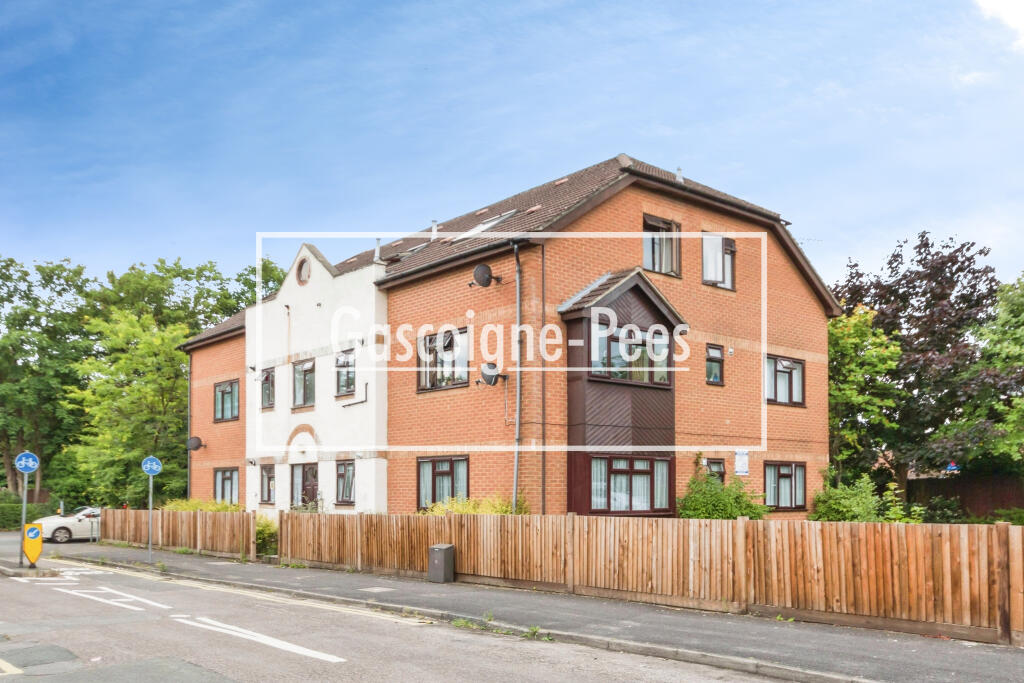 Main image of property: Farnborough -GU14