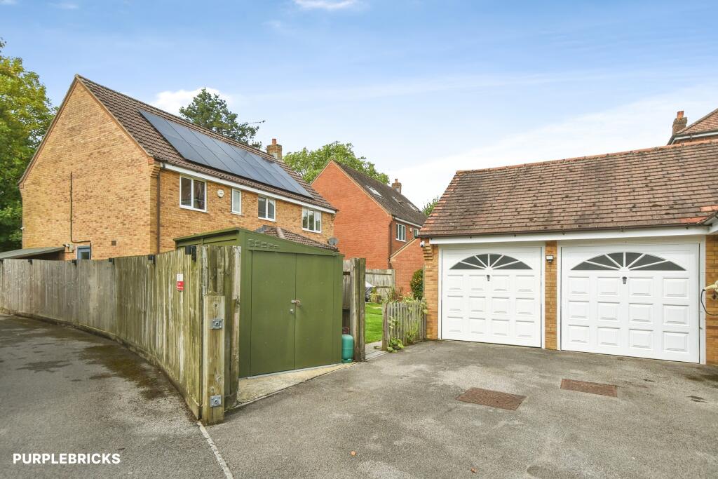 House in Devizes, Wiltshire - View 2