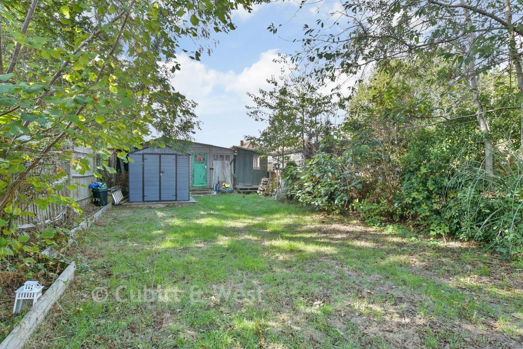 House in Croydon - View 5