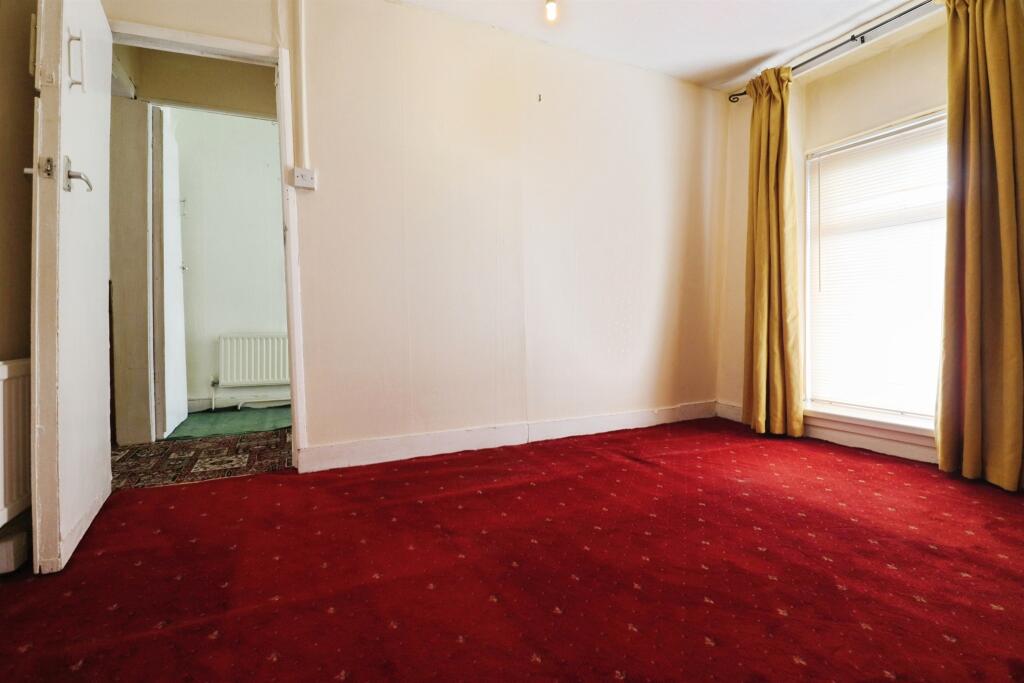 House in Pontypridd, Rhondda Cynon Taf - More