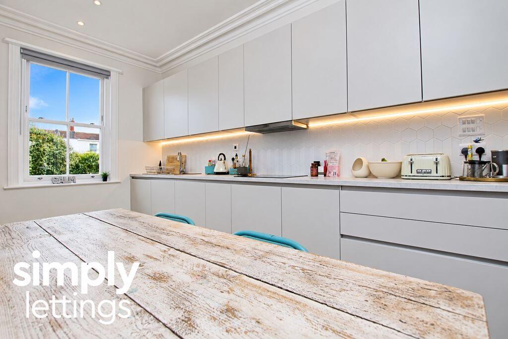 Apartment in Brighton - View 3
