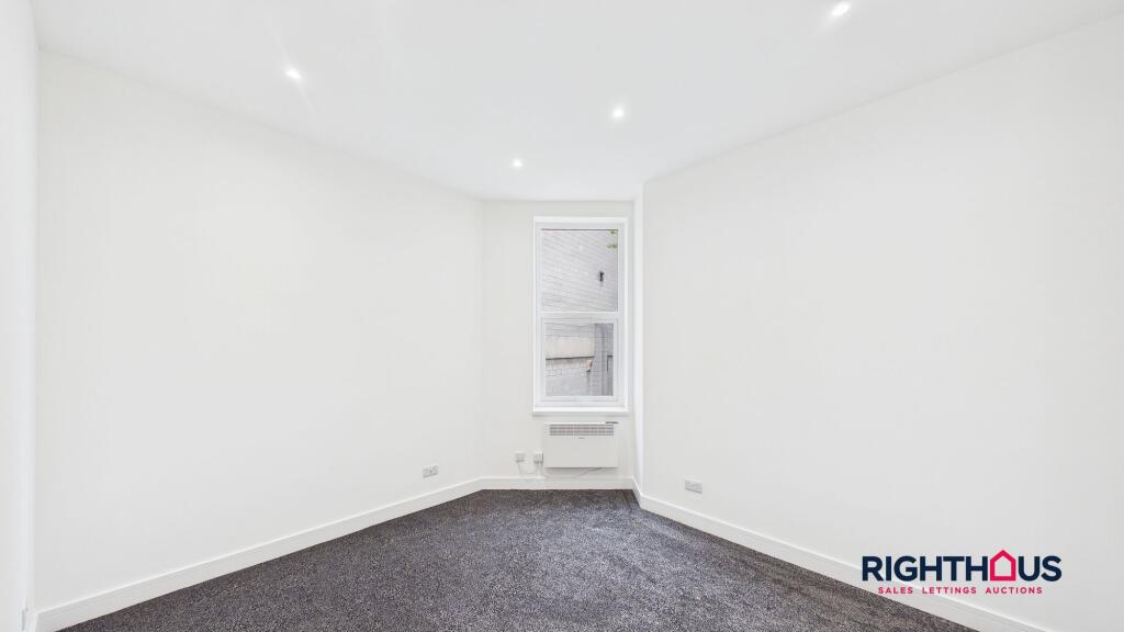 Apartment in Bradford - More