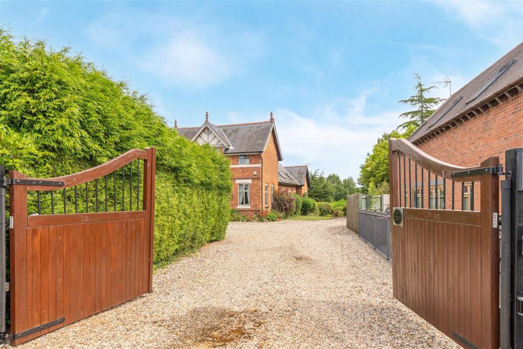 House in North Warwickshire, Fillongley - View 4
