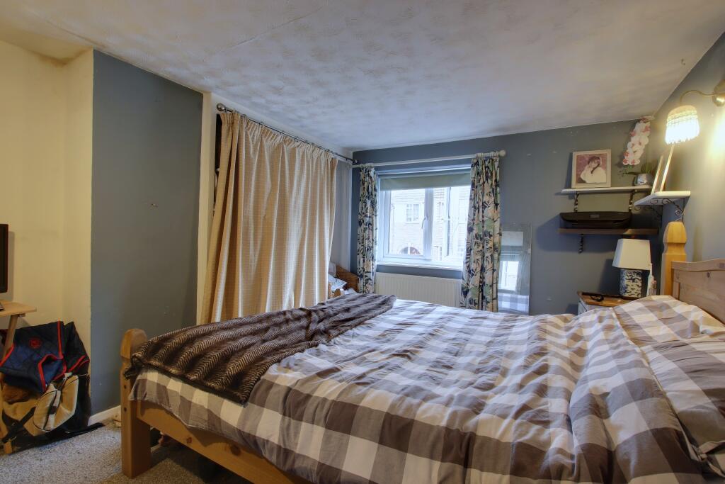 House in Fareham, Hampshire - View 6
