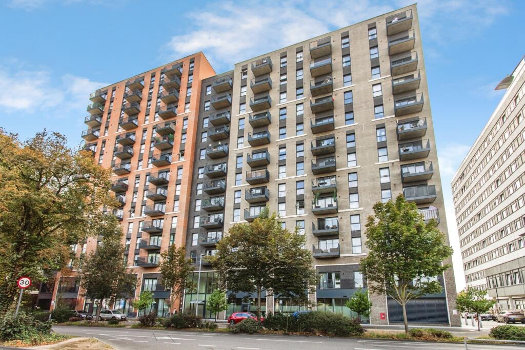 Main image of property: Victoria Central, 27 Victoria Avenue, SOUTHEND-ON-SEA, Essex, SS2