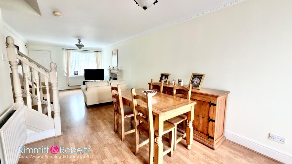 Longlands Drive, Houghton le Spring, Tyne and Wear, DH5 8LR photo 4
