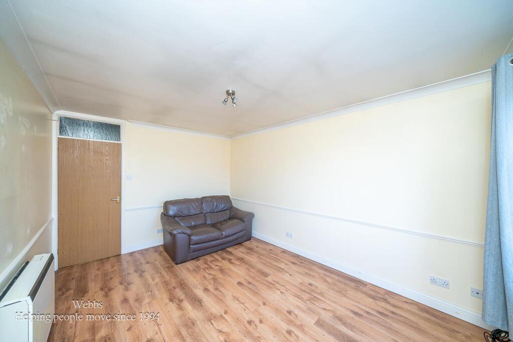 26, Picasso Close, Heath Hayes, Cannock photo 4