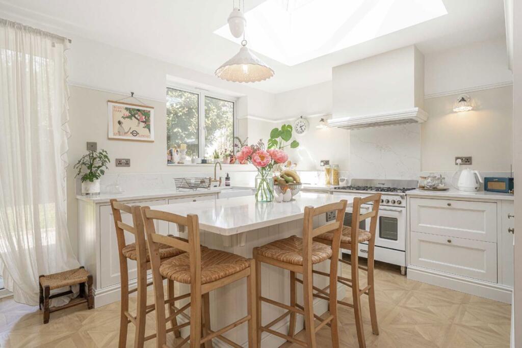 House in Twickenham - View 4