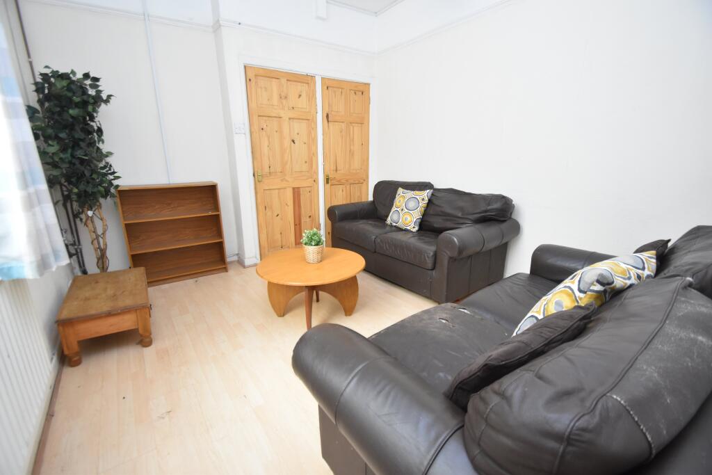 House in Cardiff, Maindy, Cathays - View 3