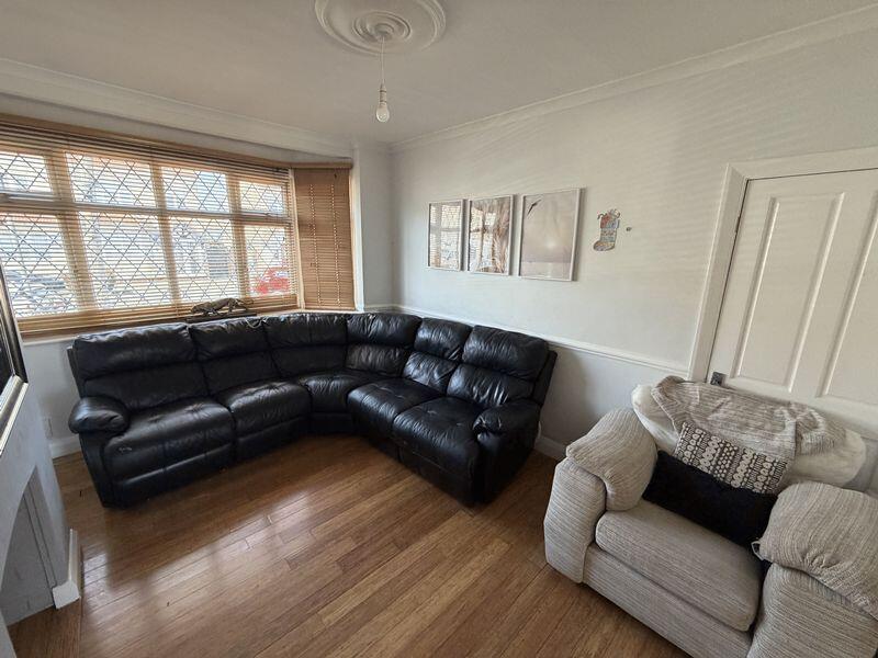House in London - View 5