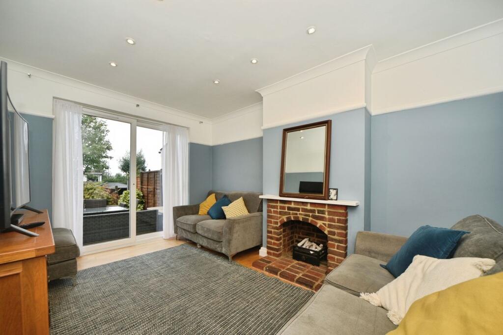 Dairsie Road, London, SE9 photo 2