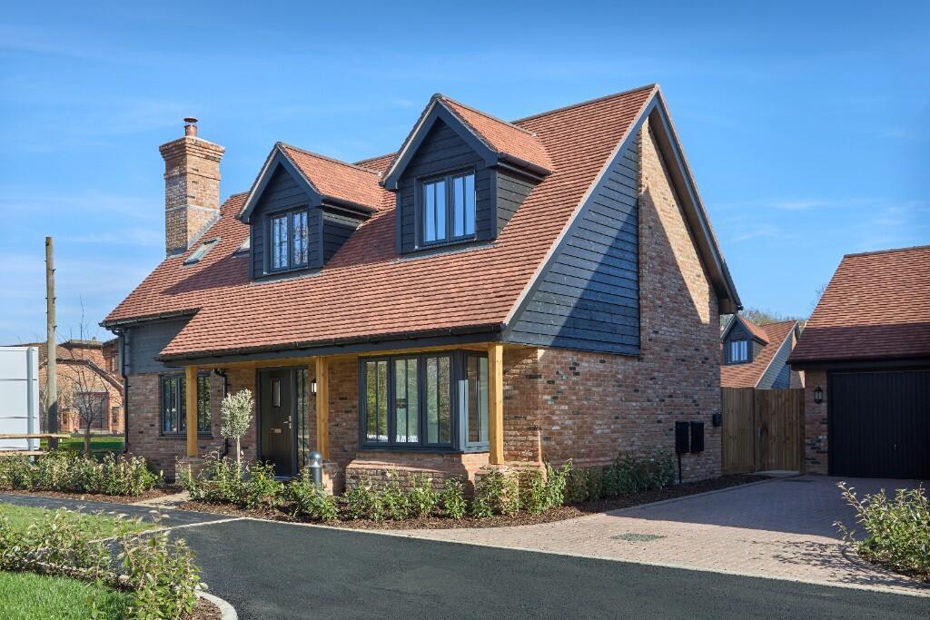 Main image of property: View Road, 
Cliffe Woods, 
Rochester, 
ME3 8JQ