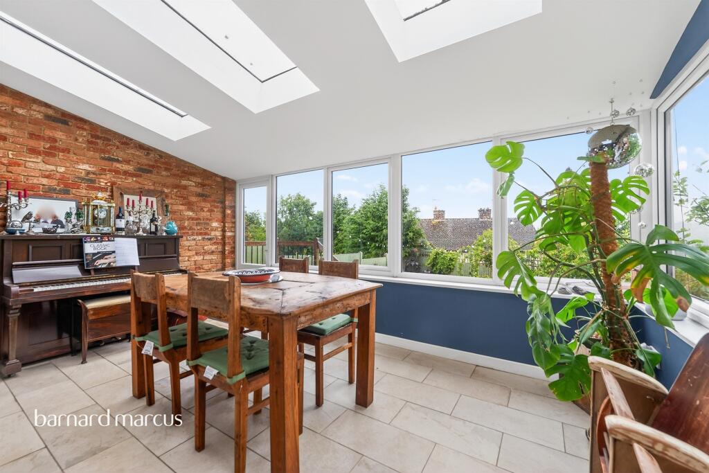 House in Tandridge, Bletchingley - View 3