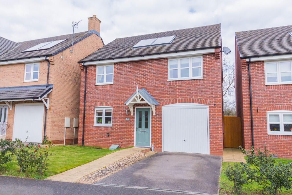 4-bed detached on Gulliver Road, Irthlingborough, £335,000