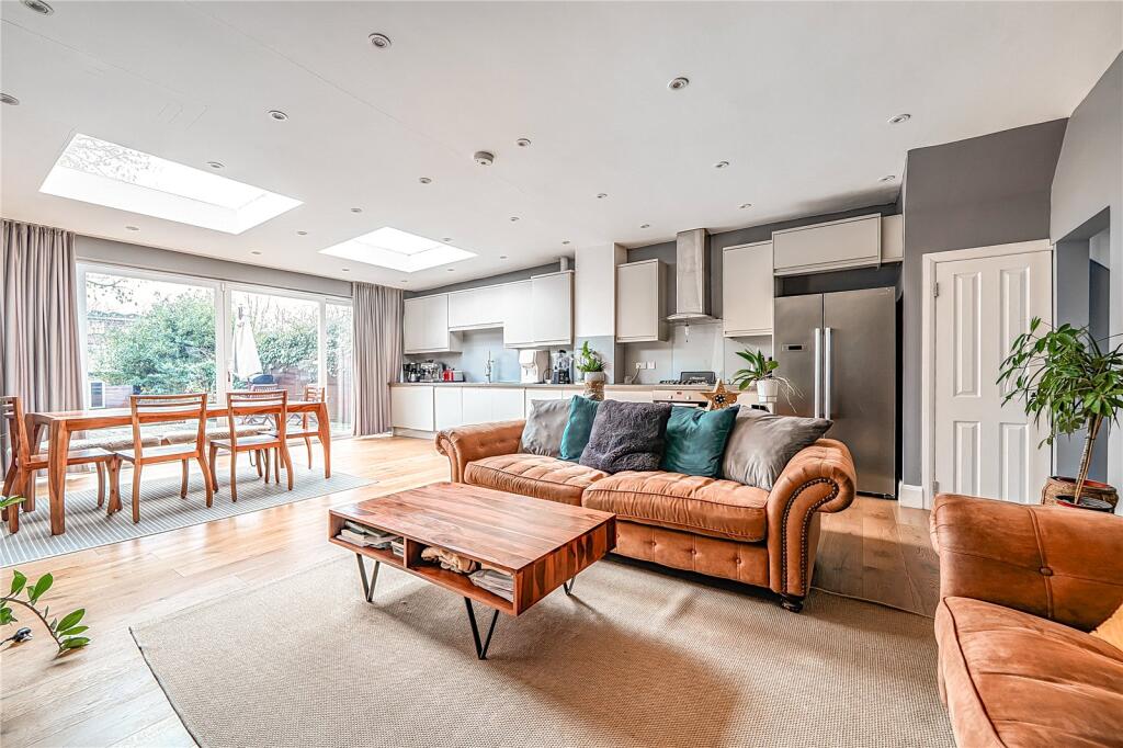 House in London - View 5