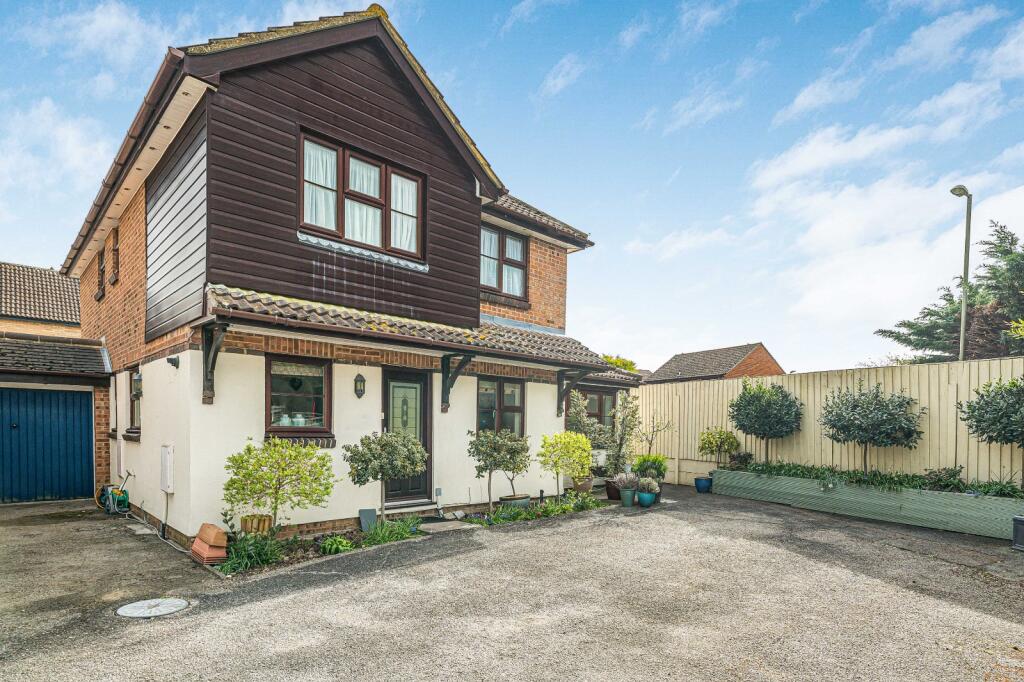 Main image of property: Glenham Road, Thame, Oxfordshire, OX9