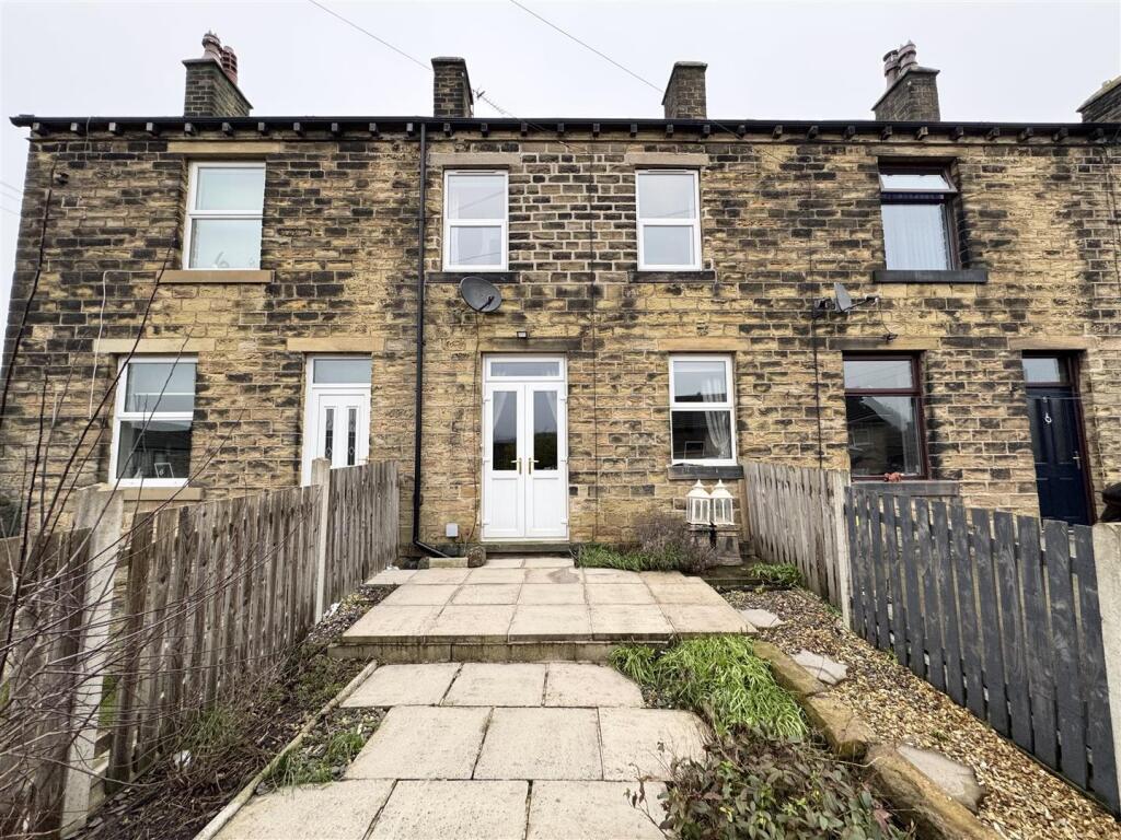 Main image of property: Glen View Road, Shelley, Huddersfield HD8 8JS
