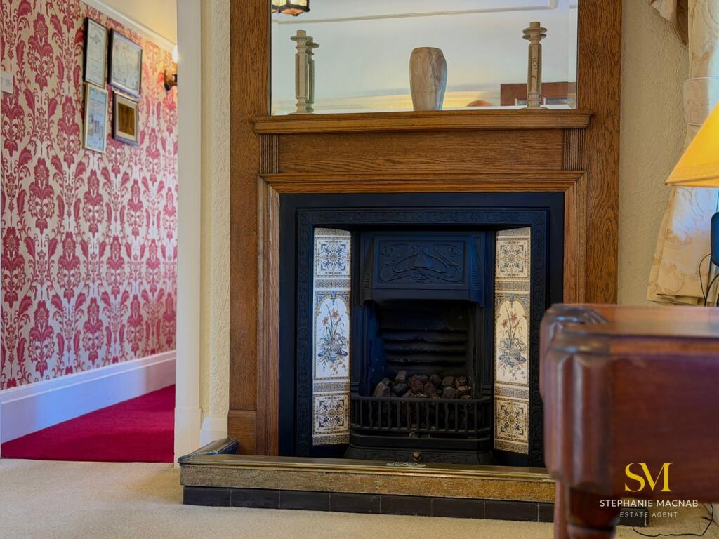 House in Sefton, Formby - More