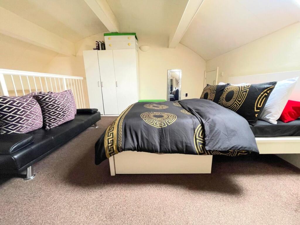 Apartment in London - View 4