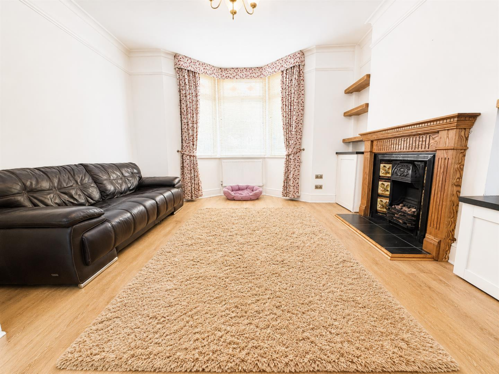 Wyndham Crescent, Aberaman - More