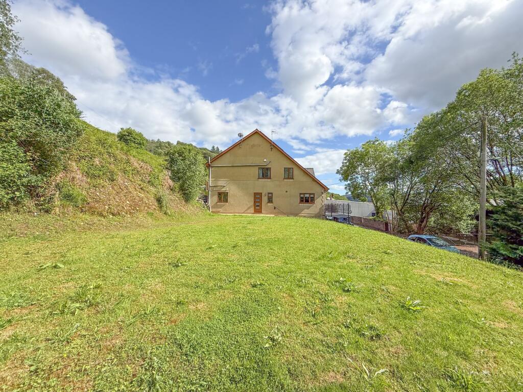 Lawn Terrace, Crumlin, NP11 - More