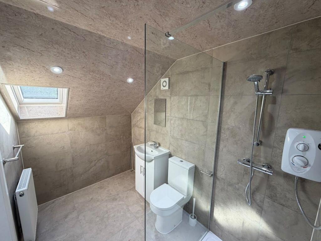 House in Twickenham - View 5