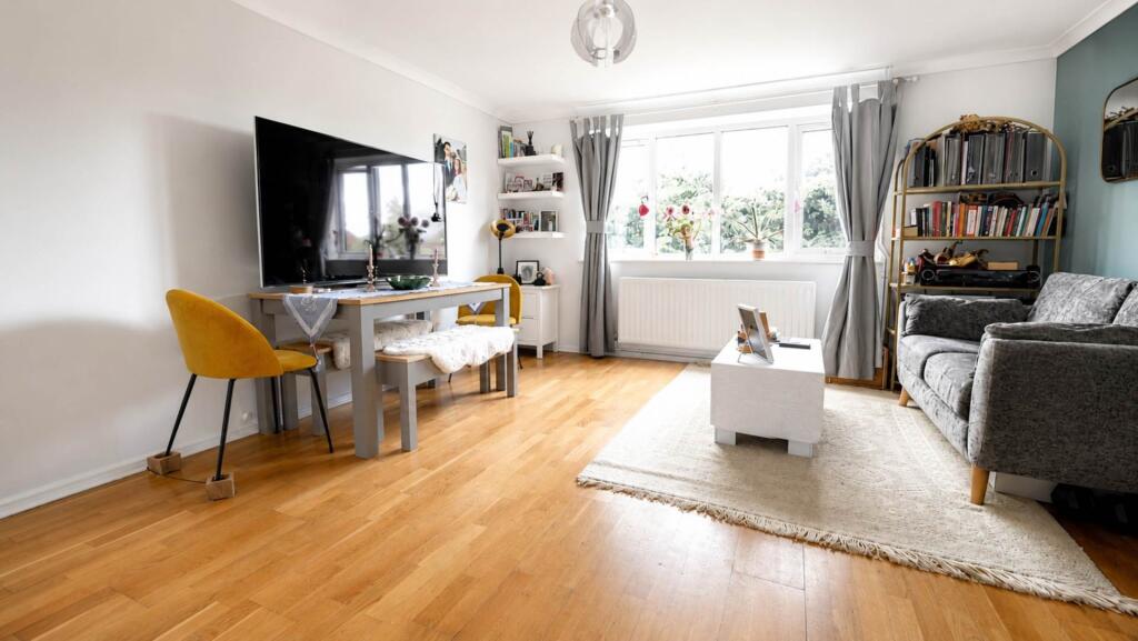 Apartment in St Albans - View 4