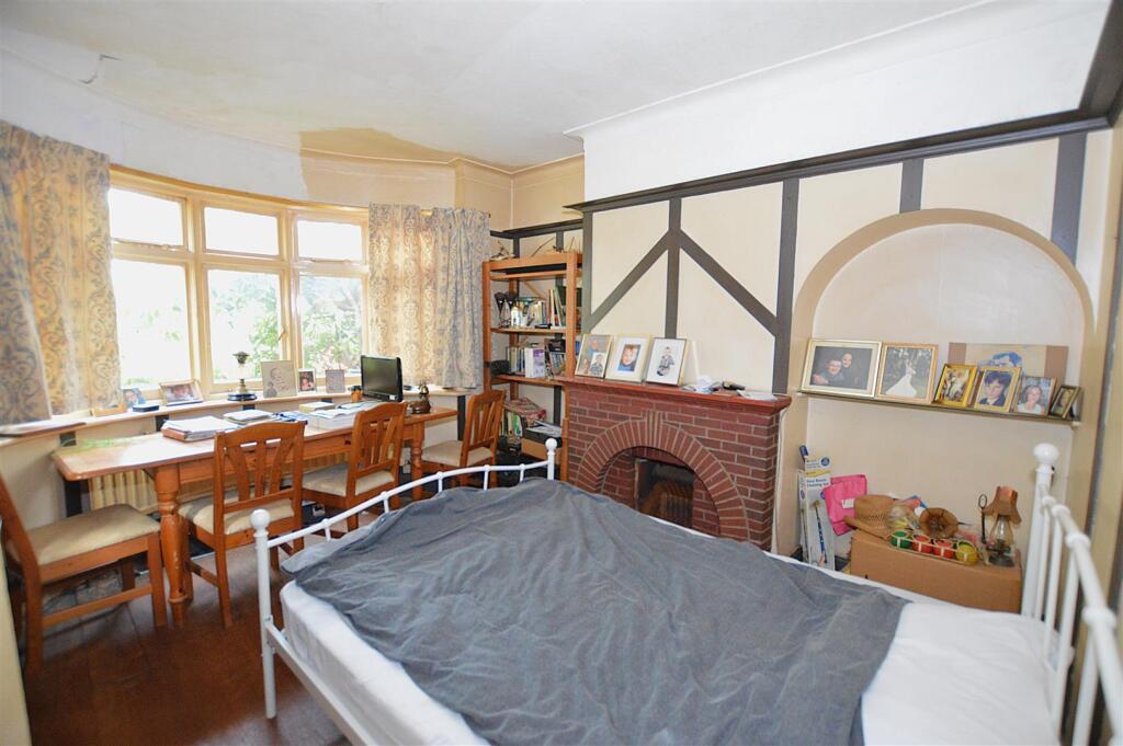 House in London, Whitton - View 5