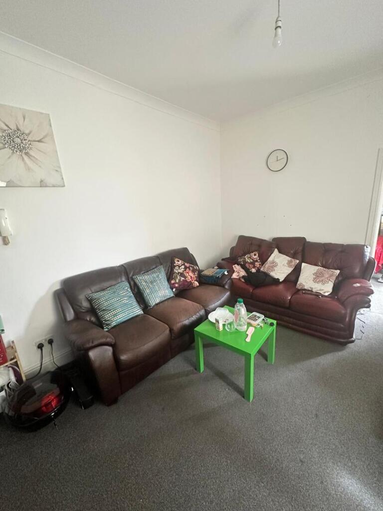 Apartment in Cardiff, Plasnewydd, Roath - View 2