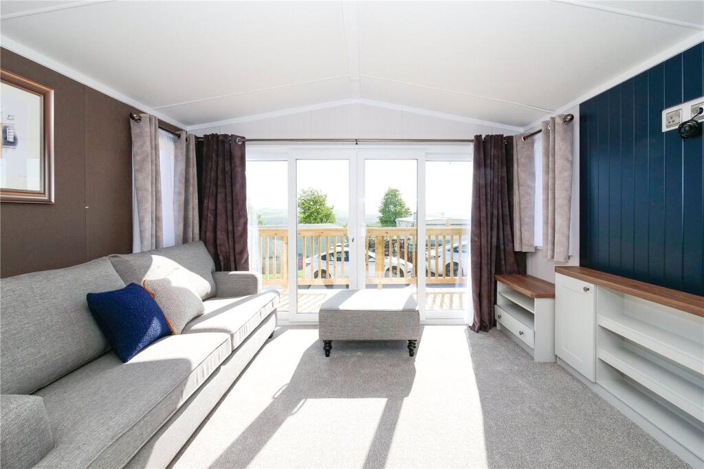 Glen Road, Baildon, Shipley, West Yorkshire, BD17 - View 2