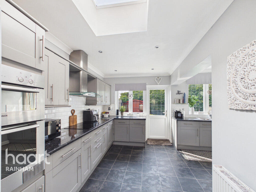 House in Rainham - View 5