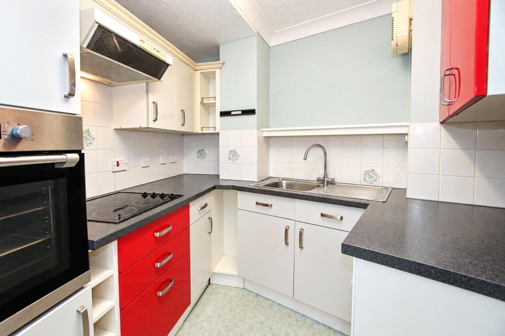 Bucklers Court, Anchorage Way, Lymington, Hampshire, SO41 photo 4