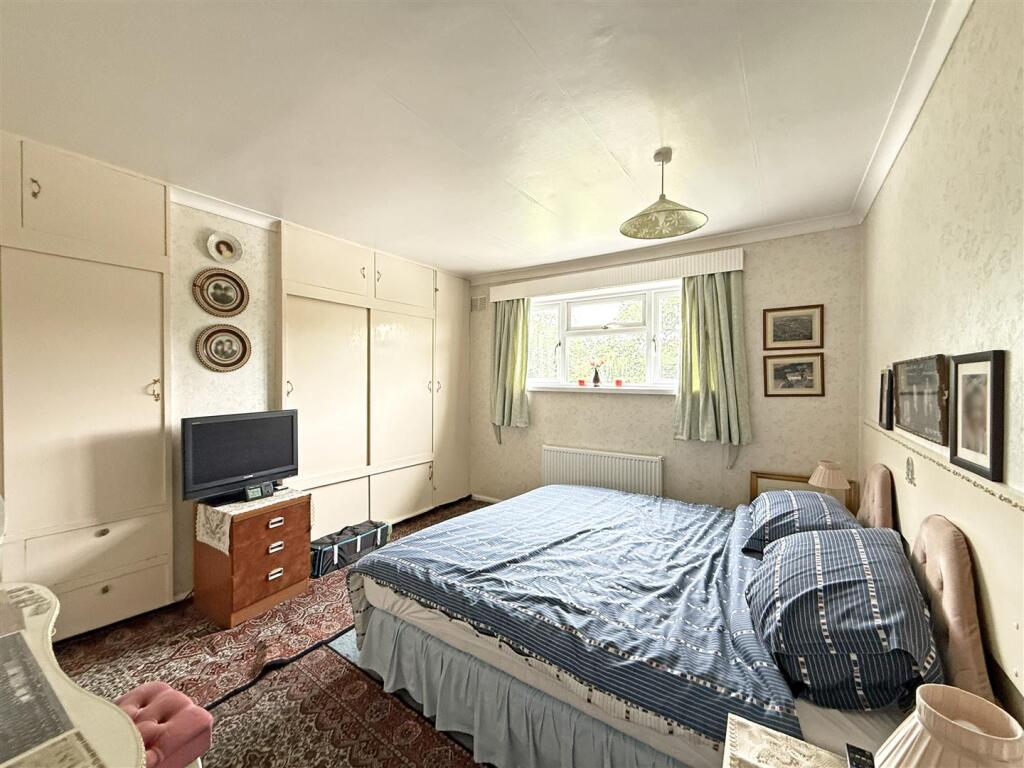 House in Shrewsbury, Radbrook Green - More