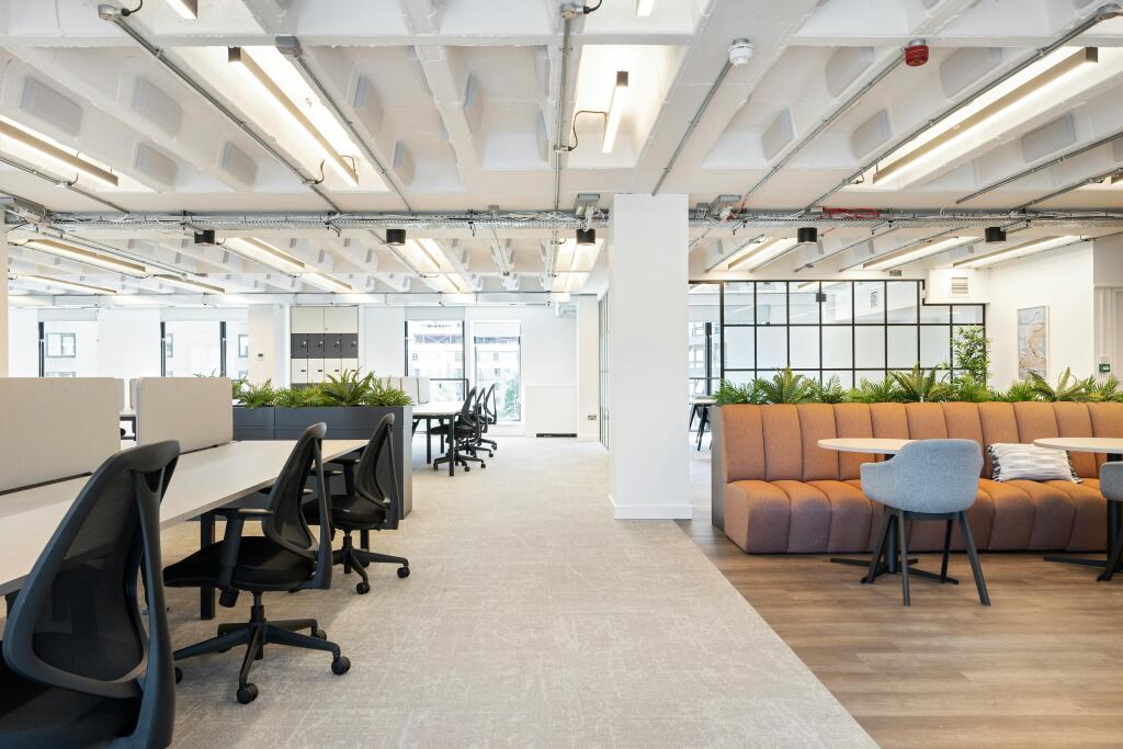 5th Floor Fitted