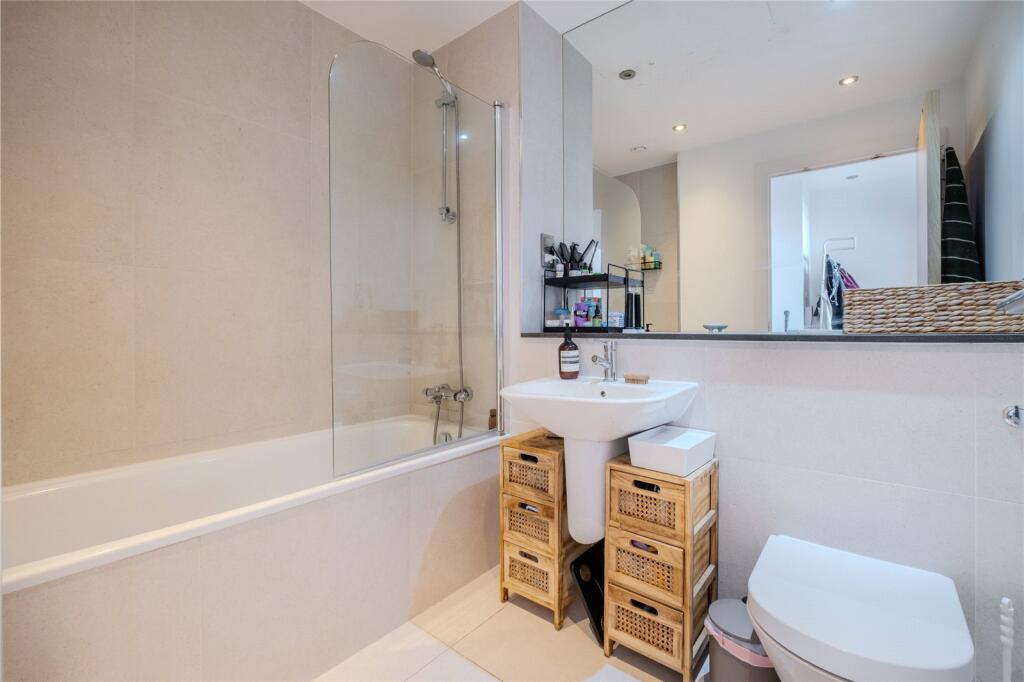 Apartment in London - View 3
