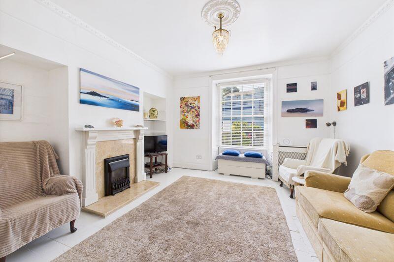 2-bed flat on Connaught Villas, St. Ives, £325,000