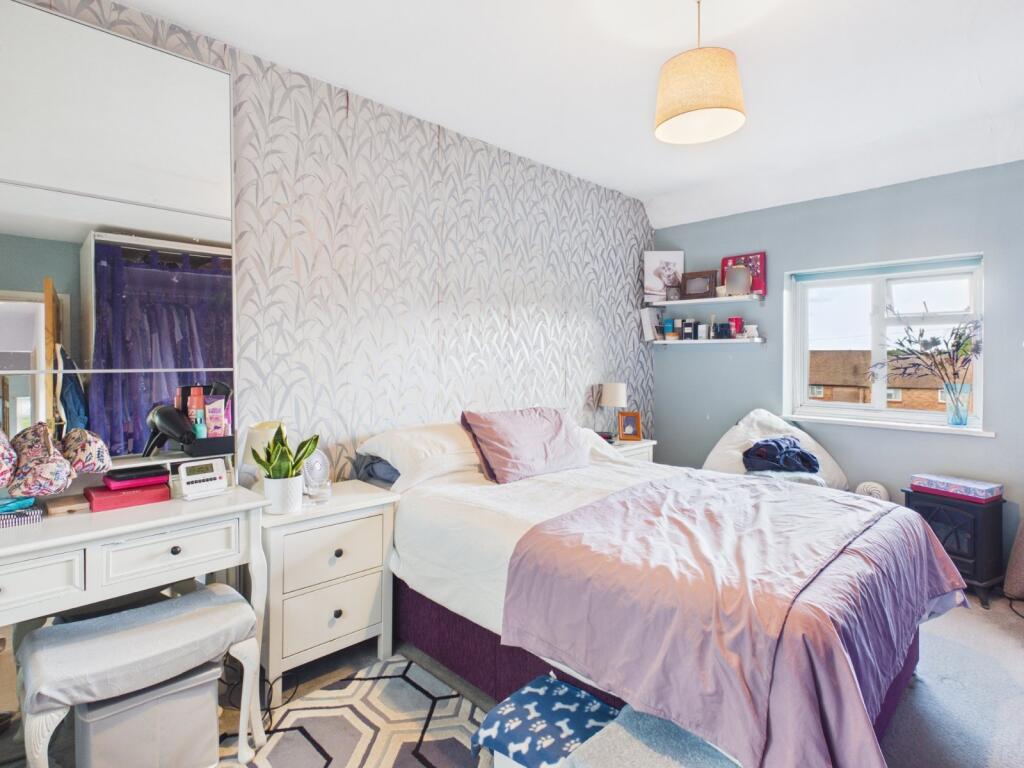 House in Hemel Hempstead - More