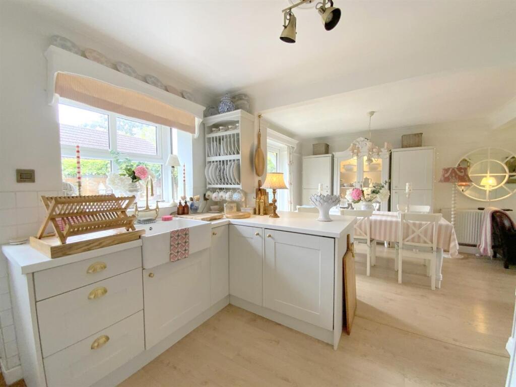 Station Road, Great Coates, Grimsby photo 5