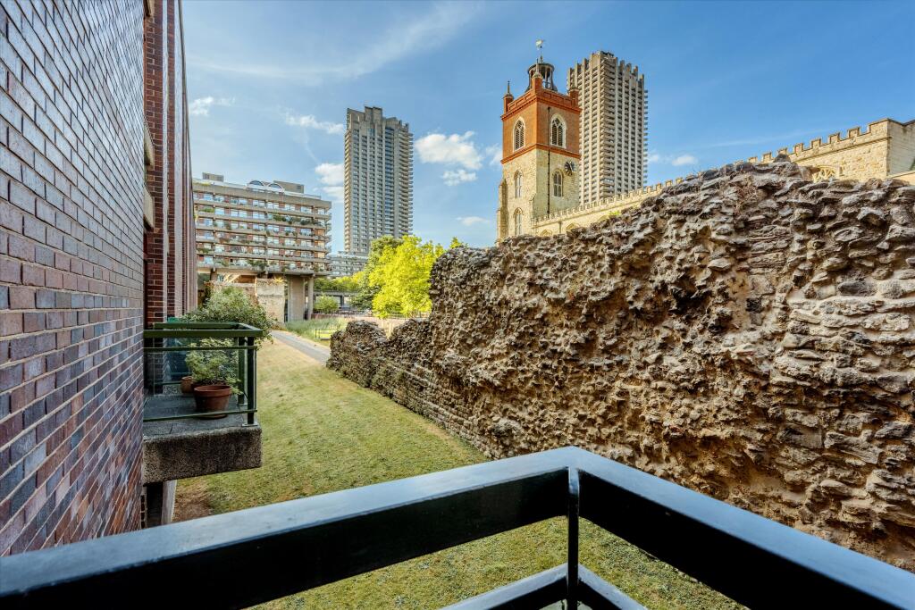House in London, Barbican, City of London - View 2
