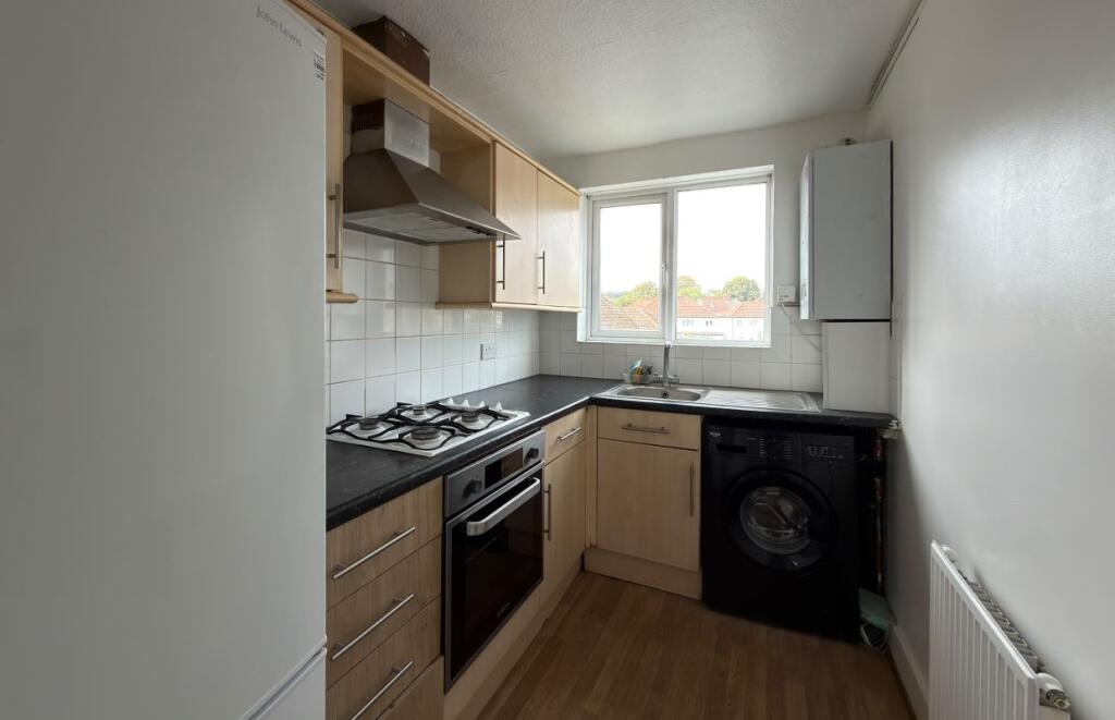 99B Longspring, Watford, Hertfordshire, WD24 6PU photo 2