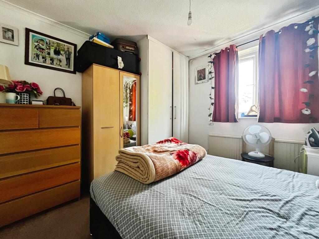Apartment in Slough, Cippenham - View 5