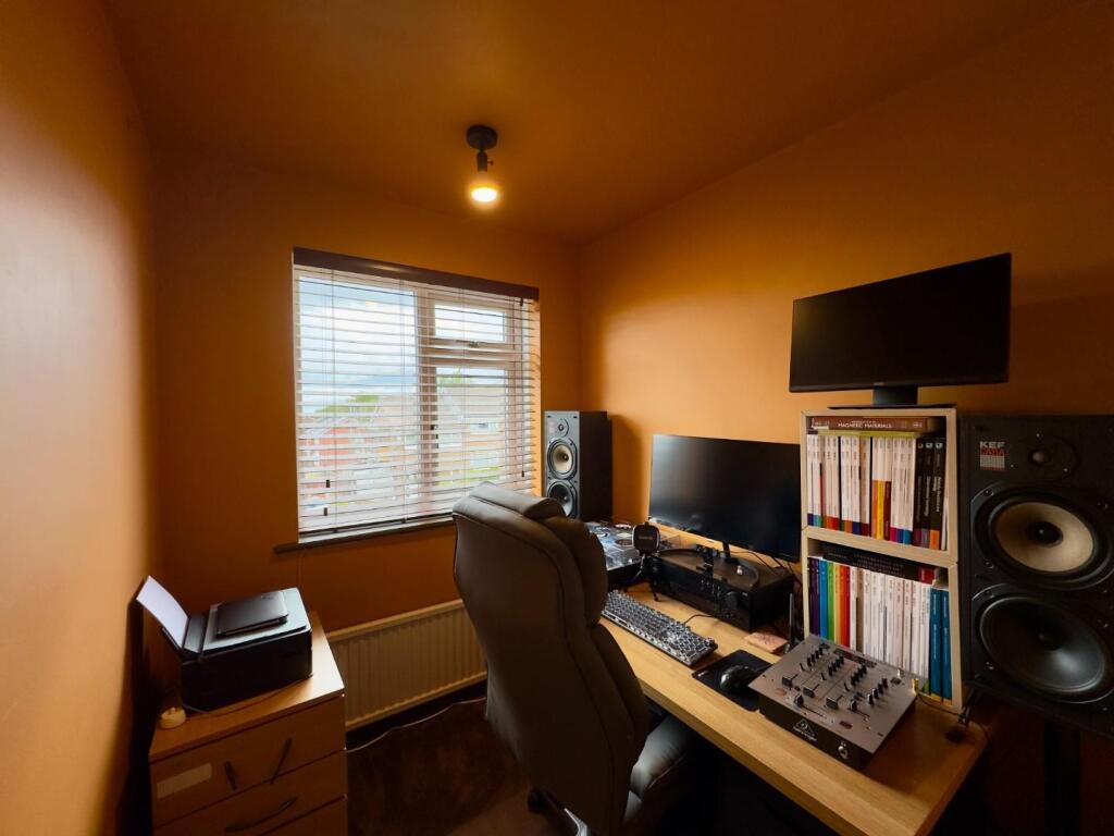 Talbot Drive, Briercliffe, Burnley - View 5