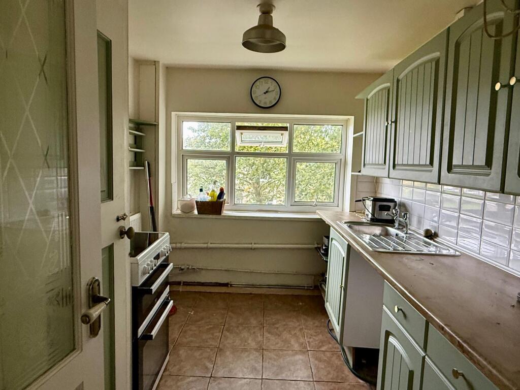 Apartment in Swansea, Sketty - View 3