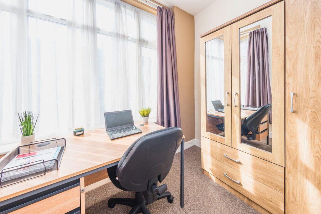6 bedroom terraced house for rent